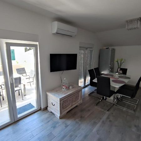Apartmani Vuckovic Vodice Exterior foto